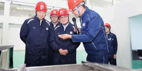 张恺颙 罗万明赴泾渭新材料产业园和西安LNG储气调峰项目检查调研