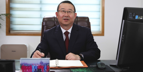 第八届陕西省优秀企业家风采 ——西安长庆化工集团有限公司董事长、经理、党委副书记 郝世英