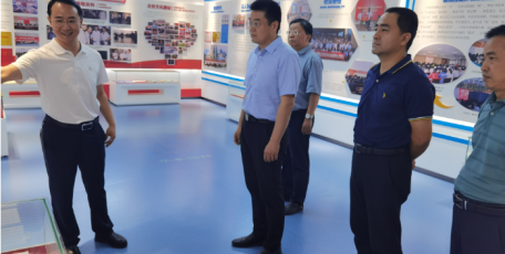 省工信厅党组成员、副厅长刘波赴杨凌调研