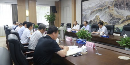 张晓光主持召开“三个经济”发展工作会议