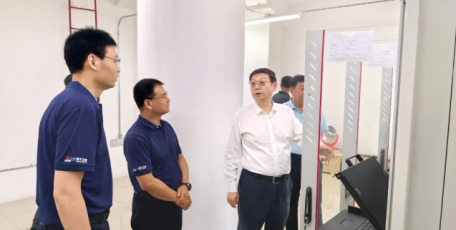 唐宏军到寰宇卫星鸡西测控站调研