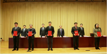 严鉴铂董事长荣获陕西省“担当作为好干部”称号