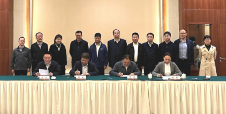 何钟主持召开川陕两省电力互济座谈会