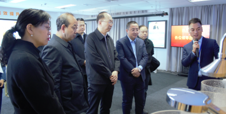 省工信厅党组成员、副厅长赵东赴陕西省中小企业服务中心调研