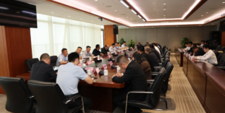 延长石油集团公司召开党外人士座谈会