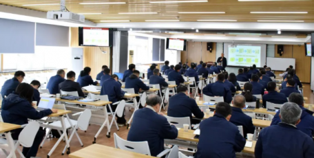 校企携手培尖兵，人才赋能促转型