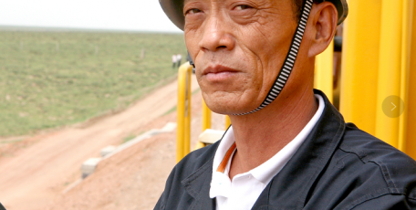 最美奋斗者——中国中铁一局电务公司电力工工匠技师窦铁成