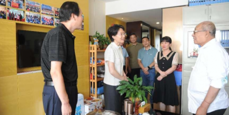 卫华调研省级社会组织党建、社会组织孵化等工作