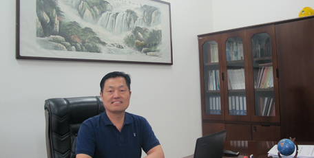 第八届陕西省优秀企业家风采 ——合容电气股份有限公司 总经理 王耀