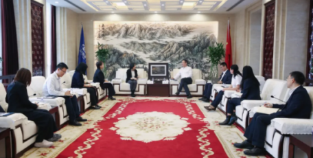 徐刚会见中国进出口银行陕西省分行党委书记、行长王雨