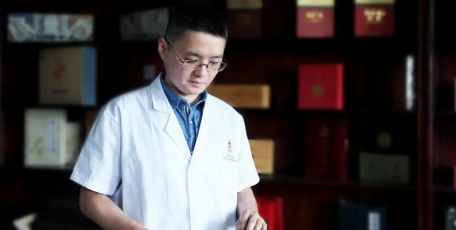 泾渭茯茶董事长胡歆 入选“2022年度行业影响力人物”