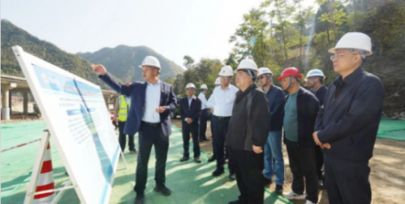 孔庆学调研G70福银高速商漫段安韧项目施工进展情况