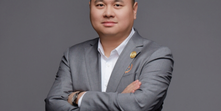 第八届陕西省优秀企业家风采 ——陕西海燕新能源（集团）有限公司 党支部书记、总经理  王海峰