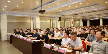 “发改干部大讲堂”第一期开班
